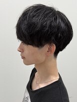 ヒュイル バイ ニアウ(Hwyl by Niau) メンズマッシュパーマニュアンスパーマラウンドマッシュ刈り上げ