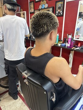 ナチュラルピー バーバー デルタ(Natural.P berbar DELTA) テーパーフェード