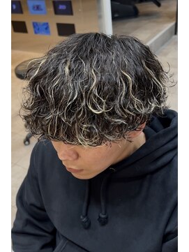 クオル キャスト 熊本(QOL×cast) メンズ波巻きパーマ波巻きスパイラル無造作パーマ/通町筋