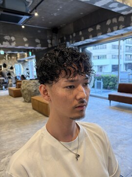 チルチェア 横浜(CHILL CHAIR) スペインカール×テーパーフェード　<横浜/バーバー>