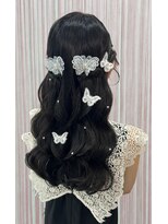 ベルグロー 北新地(BELLEGROW)&nbsp;蝶飾りハーフアップ｜梅田・北新地ヘアセット