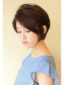 レウナ 外苑前(Reuna) 大人女性・丸みが綺麗なスタイル