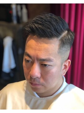 バルビエレ銀座(BARBIERE GINZA) サイドパートスタイル