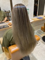 ラック(LUCK)&nbsp;カール/セミディ/シアーカラー/姫カット/ベージュバレイヤージュ