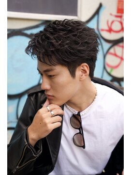 スキル(SKILL) 黒髪フェザーショート