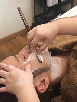 カットステージ アキヤマ CUT STAGE AKIYAMAの写真/忙しいビジネスマンのために、簡単にキマるヘアを実現します。心身を癒すリラックスヘッドスパもご用意！