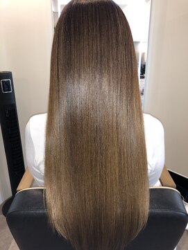 アールサロン アオヤマ(Rr SALON AOYAMA) プラチナミネコラストレート