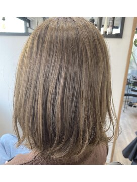 ジョンジョン(JOHN JOHN) ベージュカラー