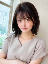 30代40代大人かわいい 小顔 前下がりボブ  くびれシルエット