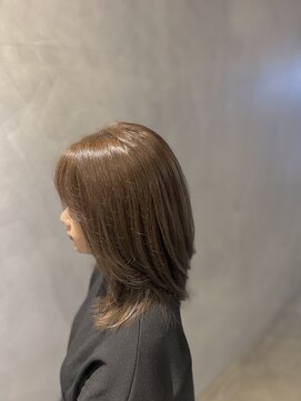 レヴィ 神楽坂(Levi) ミルクティーベージュ　小顔