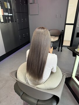 クク 那覇国際通り(CUCU) ホワイトグレーカラー