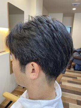 サロンドカスティーロ(salon de castillo) 【御器所】スーツスタイル×ツーブロック