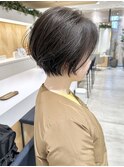 大人艶髪前下がりショートボブ耳かけ大人ショート