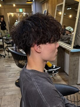 ミオ ベガ(Mio'' VEGA) 波巻きパーマ×ラウンドマッシュ