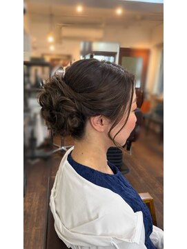 ワンイレブン 新橋銀座口(ONE_ELEVEN) シニヨンアレンジ