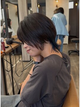 フィーカ(fika) ショートウルフ