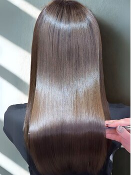 ラフィス ヘアーフラム 難波戎橋2号店(La fith hair flamme)の写真/【難波駅すぐ☆マルイ10秒】TOKIOトリ-トメントで髪質改善◎髪の内側からダメージケアで憧れの美髪に…♪
