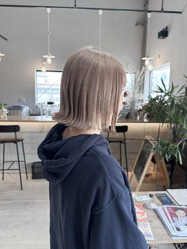 ベルポール(Bell port) 切りっぱなしボブ×ミルクティー