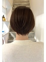 ヨーク(YOKE)&nbsp;ショートヘアベージュグレージュくびれ丸みボブ20代30代40代