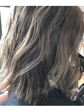 リリ(Riri) W3Dシアーベージュハイライト