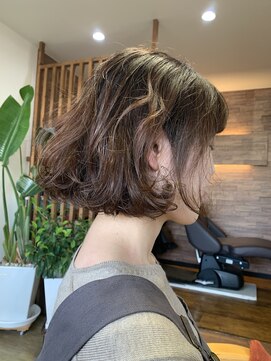 ヘア アトリエ マム(hair atelier mum) 外はねボブ