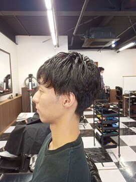 モリゲン フェローシップ レグ(MORIGEN fellowship REGU) ツーブロック パーマ