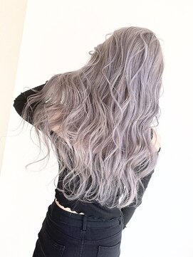 リード バイ ラグーン(LEAD by LAGOON) ホワイトグレージュケアブリーチインナーカラーグラデーション