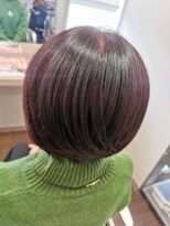 ドゥージングヘアースクラッチ(Dozing Hair Scratch) 動きのあるグラデーションボブ