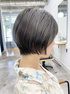 フリー(Free.) 前下がりショート
