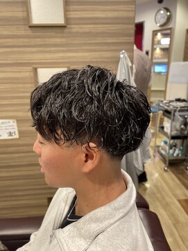 銀座マツナガ 神田店 ツイストスパイラルパーマメンズビジネスフェード