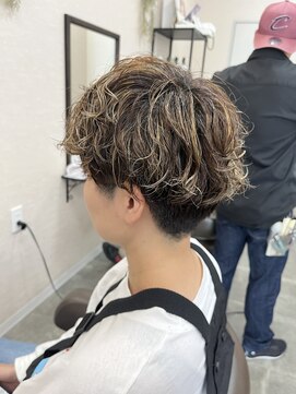 バセット バイ アルター 鎌取店(basset by aL-ter) 刈り上げ×ゆるめスパイラル