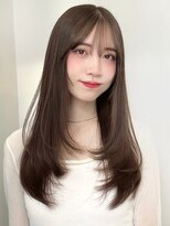 ローネス(LONESS)&nbsp;ふわっと動くレイヤーカットと透明感たっぷりくすみべージュ