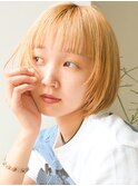 色素薄めベージュ/顔まわりレイヤー/ボブ