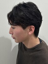 ヒュイル バイ ニアウ(Hwyl by Niau) メンズカットパーマフェザーショートカットフェザーパーマ眉毛
