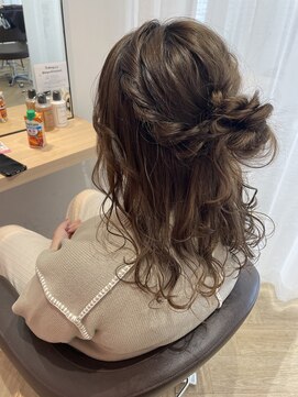 ハーフアップカジュアルアレンジ