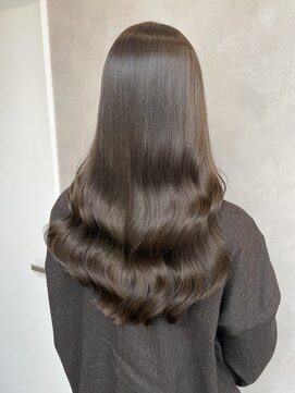 ロイ(Roi) Roi渋谷・レイヤーセミロング・ラベンダーアッシュ