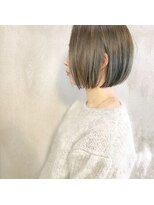 ミント(mint) 収まるボブとカーキグレー