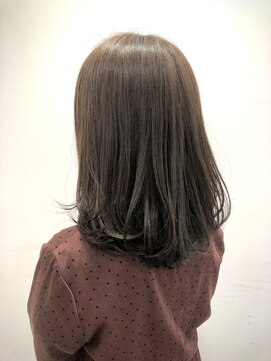 クオーター(QUARTER) ワンレングスワンカールベージュミディアムボブ大人ヘア