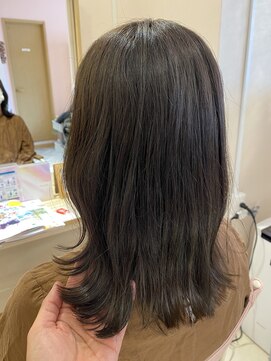 ラトット(Latot) 艶々ミディアムヘアー