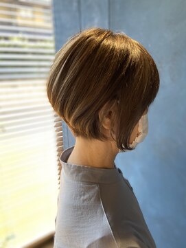 リュクスボーテ(LUXEBEAUTE') 前下がりボブ×ハイライト×抜け感カラー