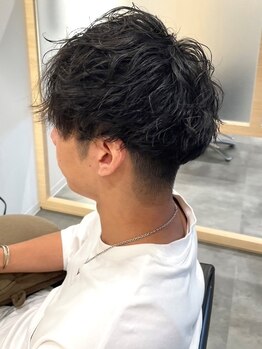 イーヴ(Iyve)の写真/清潔感あふれる好印象ヘアでデキる大人の男に。ミリ単位でこだわる刈り上げスタイルやメンズパーマもお任せ