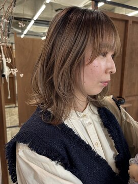 シンエノム(Shin enom) ローライト/ベージュ/ミディアムレイヤー