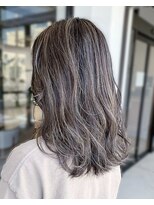 20代30代40代ハイライト外国人風カラープラチナアッシュ