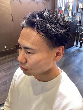 フェリックス(Felix) ツーブロック×パーマ