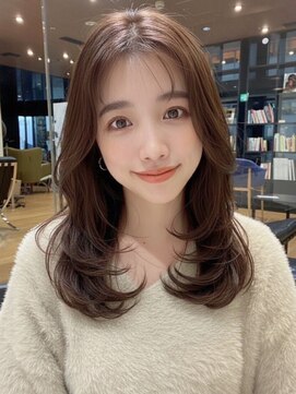 顔周りレイヤー/ハッシュカット/チャイミルクティーカラー