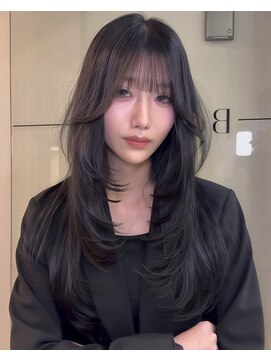 ベル 新宿(Belle) 韓国ヘア　レイヤー　ハッシュカット　暗髪カラー