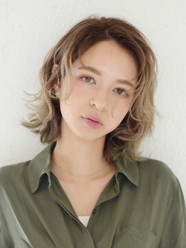 アース 小禄店(EARTH) 30代・40代/大人ハイトーン/白髪ぼかし/小顔ボブ/ブリーチあり