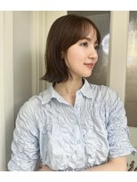 マリアバイアフロート(Maria by AFLOAT)&nbsp;切りっぱなし外ハネレイヤーボブオリーブグレージュ