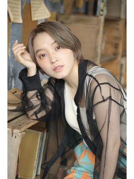 トラ バイ プティパ(Tora by petit pas) フェミニンショートボブ♪/前髪センターパート