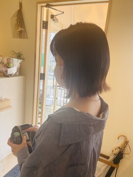 ミルバイラトット(MiL by Latot) 伸ばし中も楽しめる切りっぱなしボブ　　◎